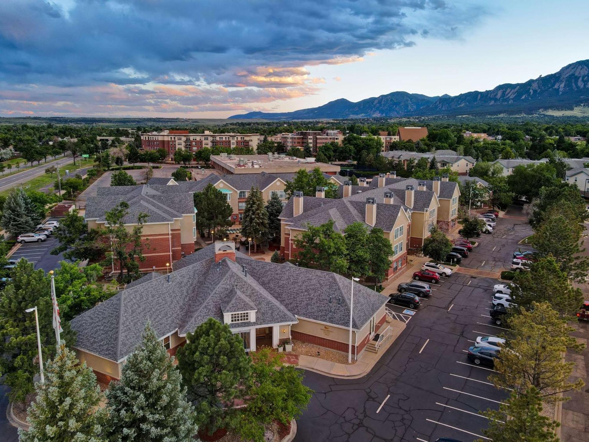 Homewood Suites By Hilton Боулдер Экстерьер фото